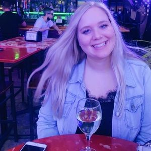 Meet your Posher, Kayla